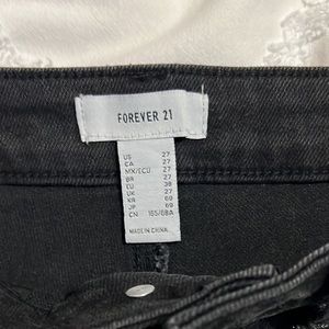 Forever 21, Black edge distressed jean shorts, Size:27